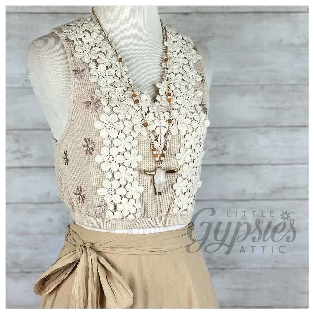 POL Keep it Classy Crop Top - Picture 3 of 13
